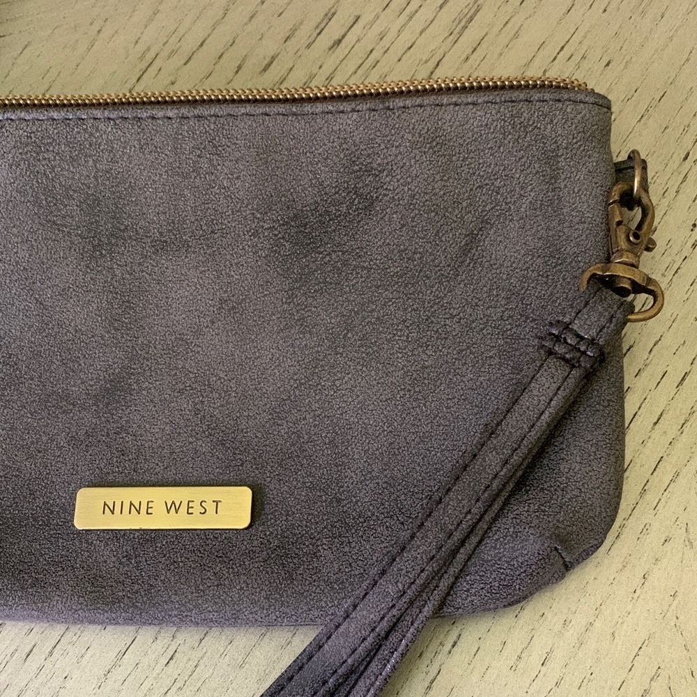 Nine West Wristlet Clutch - Picture 4 of 4